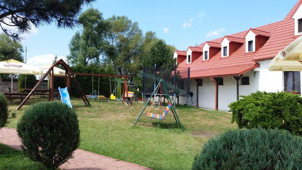 Hotel Carpatia Братислава Экстерьер фото