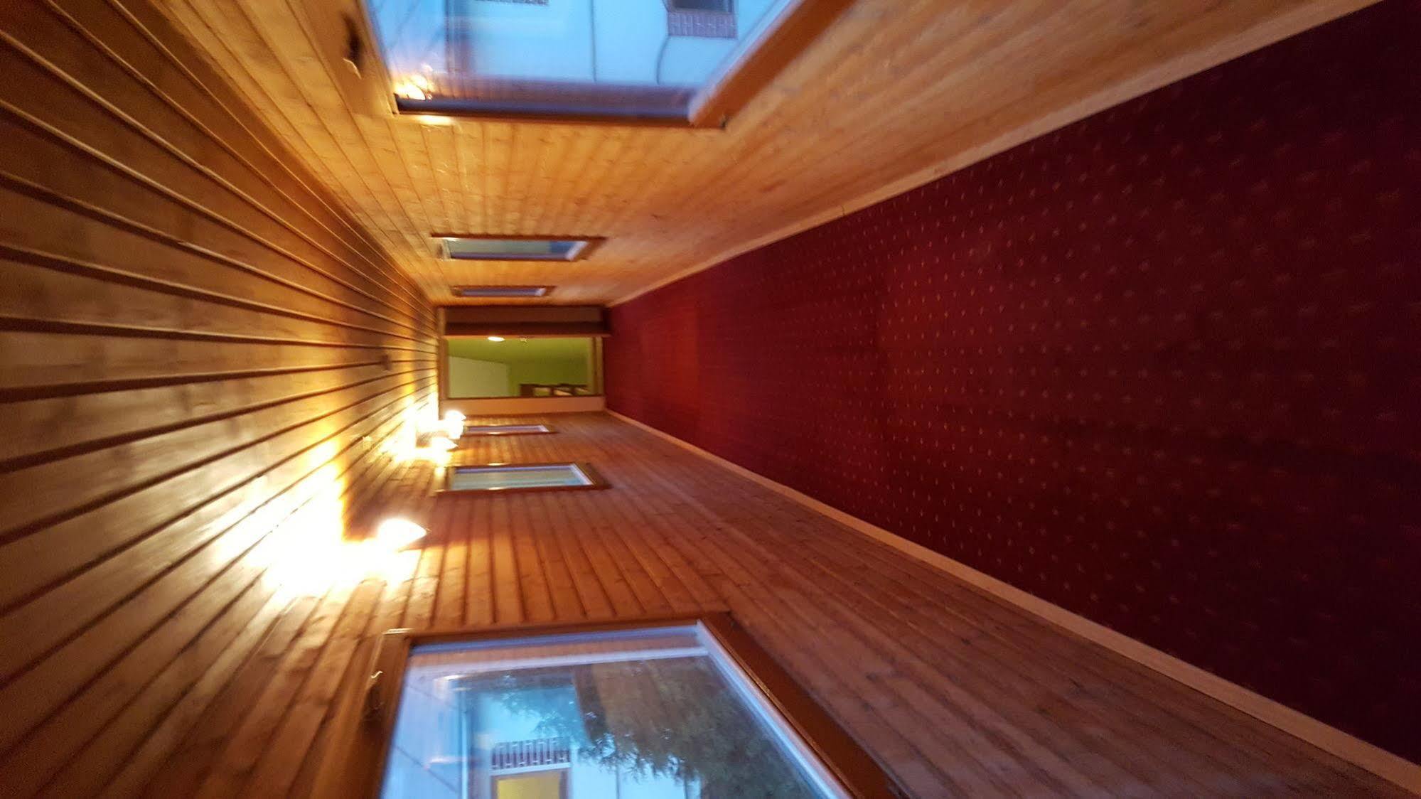 Hotel Carpatia Братислава Экстерьер фото